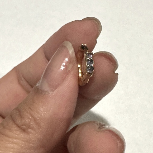 Maria Black hug earring - Picture 2 of 3